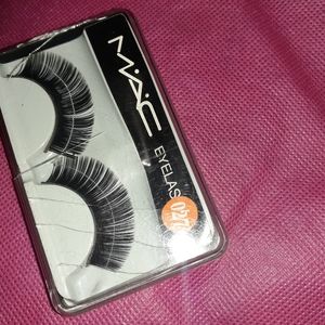 Donated strip eyelashes